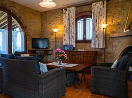 Villa With Terrace and Pool