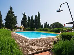Apartment With Pool and Countryside Views