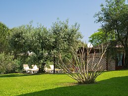 Montaione Charm: Spacious Haven