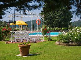 Tuscany Stay With Pool