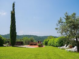 Tuscany Stay With Pool