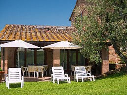 Tuscany Stay With Pool