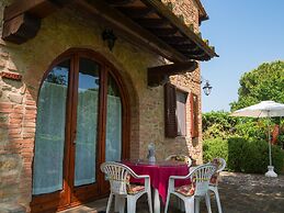 Romantic House in Tuscany With Pool Views