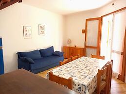 Attractive Villa With Garden