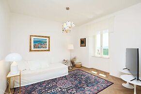 Hedera Estate, Hedera A8