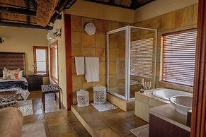 Mmakuba Private Game Lodge