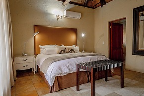 Mmakuba Private Game Lodge