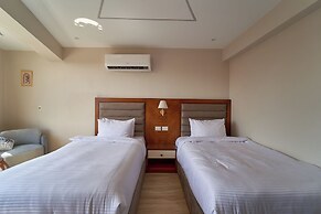 Prestige pyramids inn