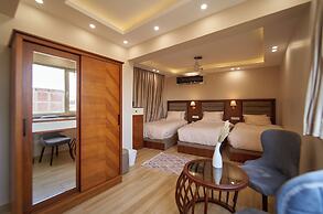 Prestige pyramids inn