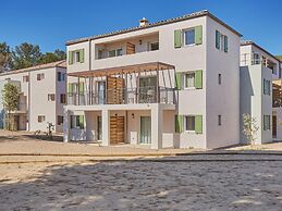 Apartment in Giens With Pool & Beach Access