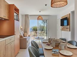Apartment in Giens With Pool & Beach Access