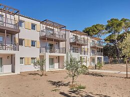 Apartment in Giens With Pool & Beach Access