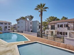 Apartment in Giens With Pool & Beach Access