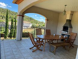 Villa With Private Pool and Jacuzzi