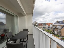 Apartment in Middelkerke Near Sandy Beach