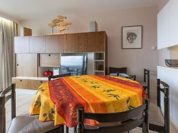Apartment in Middelkerke Near Sandy Beach