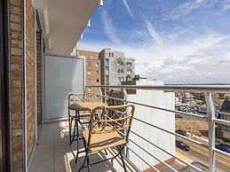 Spacious Apartment on the Seafront