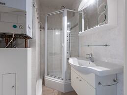 Spacious Apartment on the Seafront