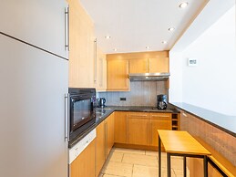 Spacious Apartment on the Seafront