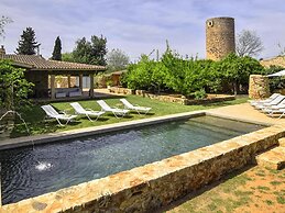 Finca in Sencelles With Pool and Garden