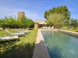 Finca in Sencelles With Pool and Garden