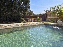 Finca in Sencelles With Pool and Garden