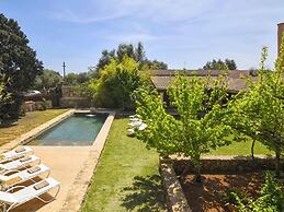 Finca in Sencelles With Pool and Garden