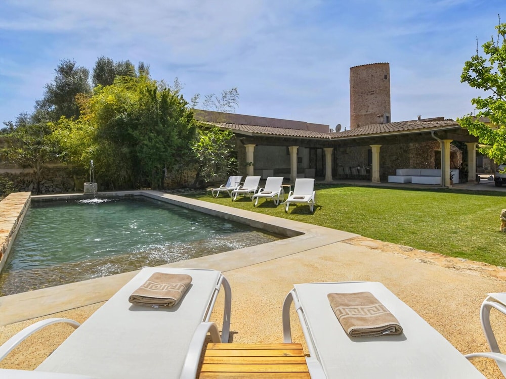 Finca in Sencelles With Pool and Garden