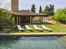 Finca in Sencelles With Pool and Garden