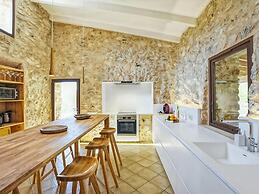 Finca in Sencelles With Pool and Garden