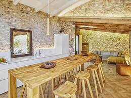 Finca in Sencelles With Pool and Garden