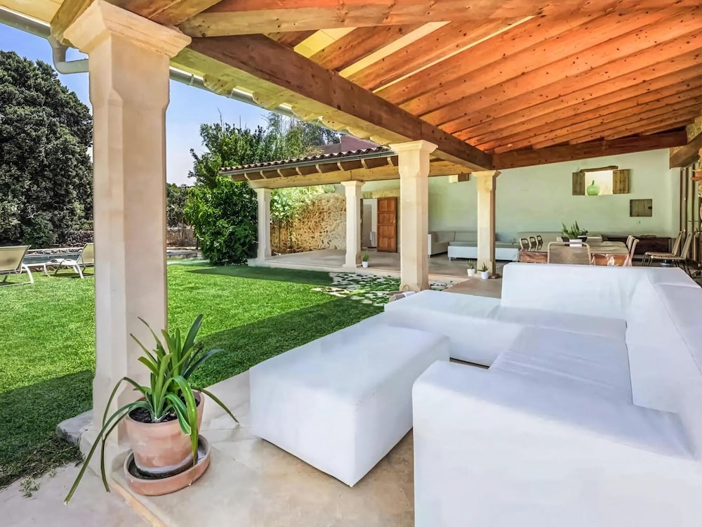 Finca in Sencelles With Pool and Garden