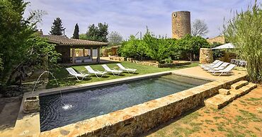 Finca in Sencelles With Pool and Garden