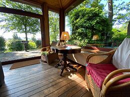 Charming Holiday Home With Garden