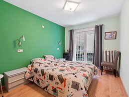 Bright 2-bedroom Apartment