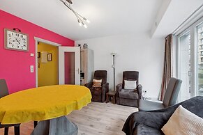 Bright 2-bedroom Apartment
