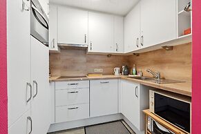 Bright 2-bedroom Apartment
