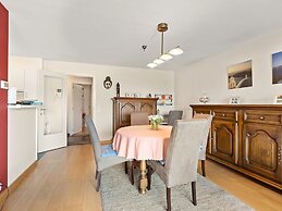 Flat With Terrace & Play Area