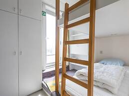 Apartment on Zeedijk With Sea Views