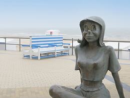 Apartment on Zeedijk With Sea Views