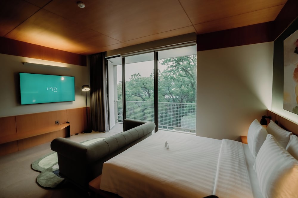 Jiro Hotel