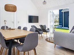 5 Star Holiday Home in Romo