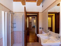 Country House in Marche With Pool & Views
