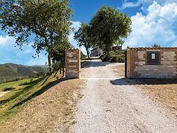 Country House in Marche With Pool & Views