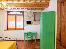 Country House in Marche With Pool & Views