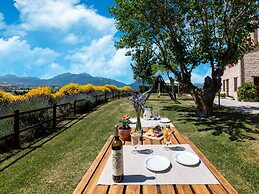 Country House in Marche With Pool & Views