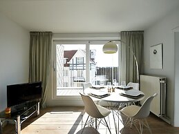 Bright Flat With Bunk Beds