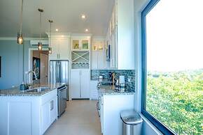 Oceanfront Sunset Gecko Condo - Second Floor 2A