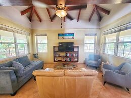 Lucky Duck Villa - Huge Beachfront Pool and Pier