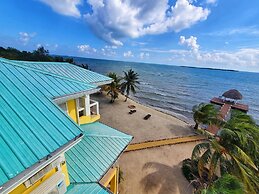 Lucky Duck Villa - Huge Beachfront Pool and Pier